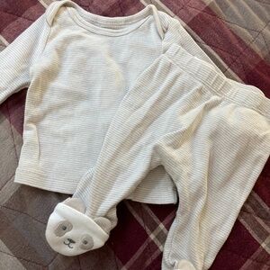 Carter’s newborn set